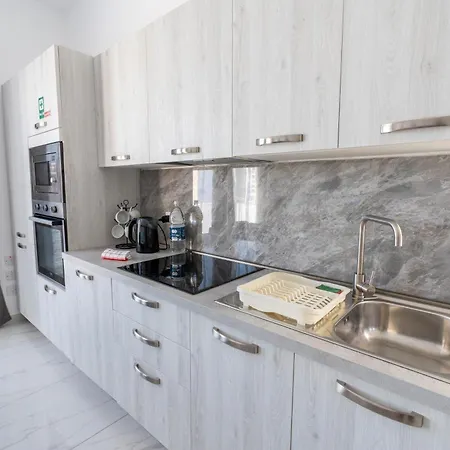 Apartment A25 - 5 Mins Walk To Valletta Ferry - Shopping Mall And Bay By Quicktrips *
