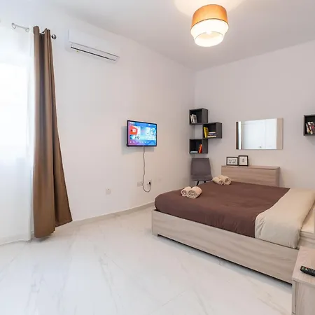 A25 - 5 Mins Walk To Valletta Ferry - Shopping Mall And Bay By Quicktrips Sliema