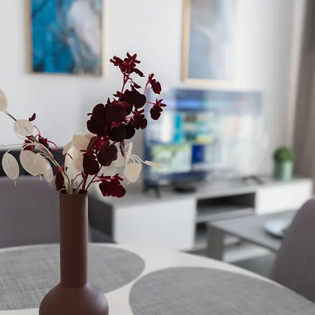 A25 - 5 Mins Walk To Valletta Ferry - Shopping Mall And Bay By Quicktrips Apartment Sliema