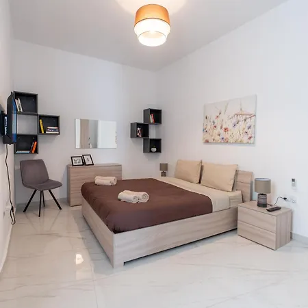 A25 - 5 Mins Walk To Valletta Ferry - Shopping Mall And Bay By Quicktrips