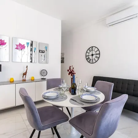 A25 - 5 Mins Walk To Valletta Ferry - Shopping Mall And Bay By Quicktrips Apartment Sliema
