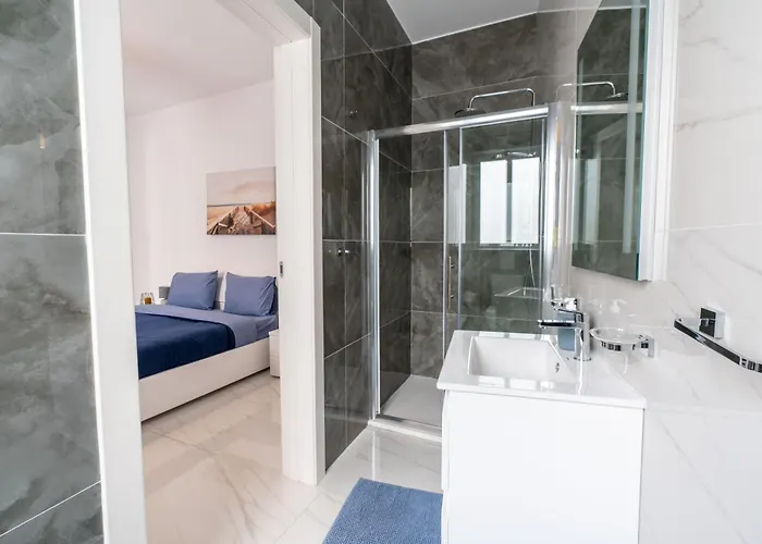 A25 - 5 Mins Walk To Valletta Ferry - Shopping Mall And Bay By Quicktrips Appartamento Sliema