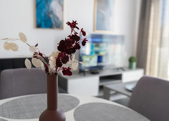 A25 - 5 Mins Walk To Valletta Ferry - Shopping Mall And Bay By Quicktrips Appartamento Sliema