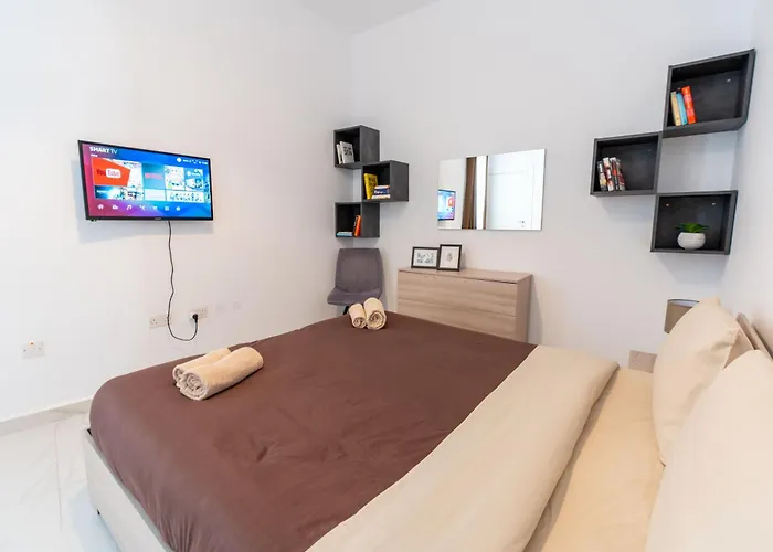 A25 - 5 Mins Walk To Valletta Ferry - Shopping Mall And Bay By Quicktrips Appartamento