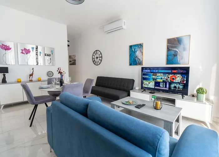 A25 - 5 Mins Walk To Valletta Ferry - Shopping Mall And Bay By Quicktrips Appartamento